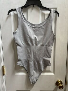 OQQ Light Gray Shape-wear Ribbed Bodysuit, Size L, NWOT